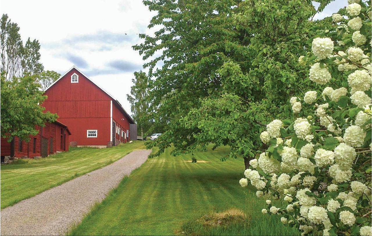 Awesome Home In Vimmerby With Wifi Экстерьер фото